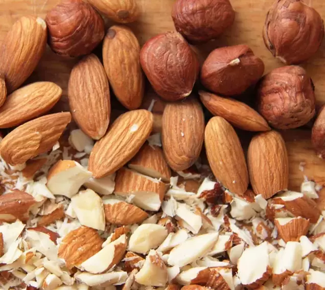 Bienfaits des amandes et des noisettes