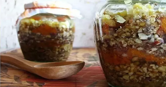 Un mélange de noix et de miel pour des bienfaits accrus